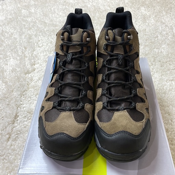 Eddie Bauer mens hiking boot. - Picture 2 of 8